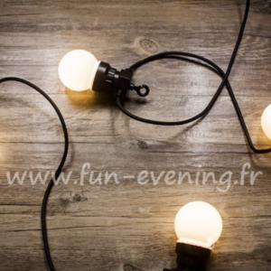Guirlande Guinguette déco 18m blanc chaud, globes opaques